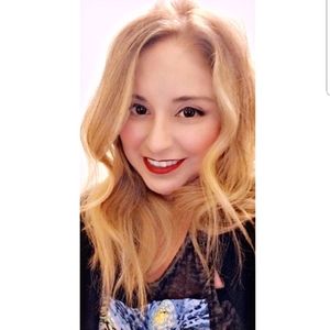 Meet your Posher, Monica